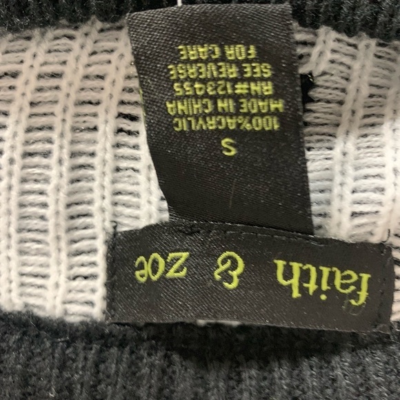 Faith & Zoe Women’s Elfie Stick Christmas Sweater - Picture 8 of 8